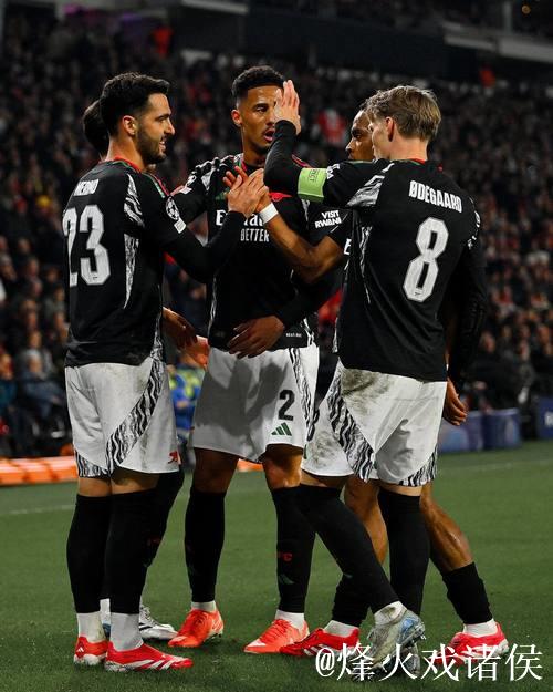 创历史，埃因霍温是首支正式比赛在安菲尔德打进