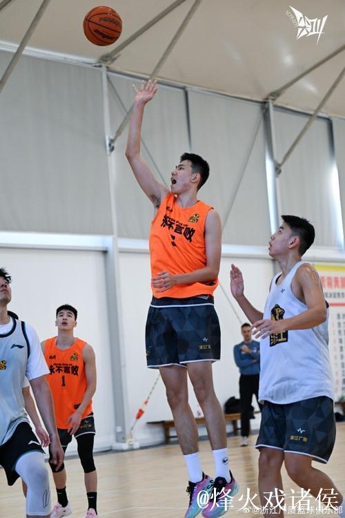广厦男篮社媒分享青年队图集:U19决赛阶段将于12月20日进行 广厦男篮社媒分享青年队图集:U19决赛阶段将于12月20日进行